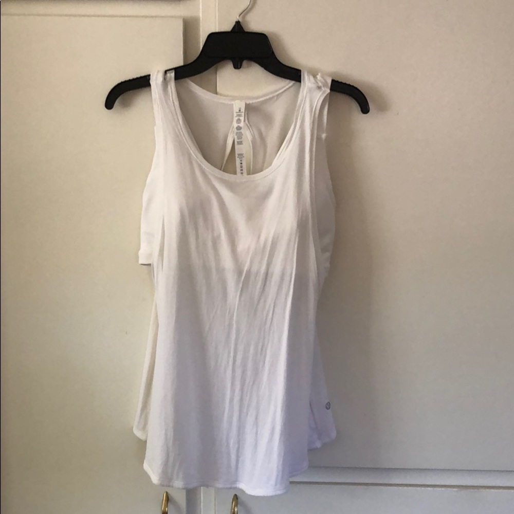Lululemon white tank with attached bra